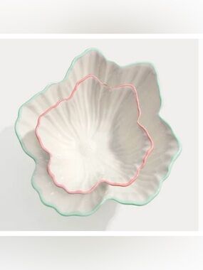 NWT Lilly Pulitzer Ceramic Floral Nesting Dish set, White with Pink & greenTips